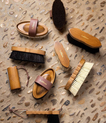 LeMieux Artisan Flick Borstel Brown