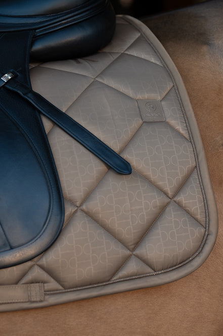 Eskadron Saddle Pad Glossy Bit Platinum 25