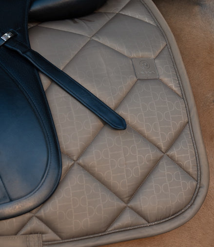 Eskadron Zadeldek Glossy Bit Platinum 25