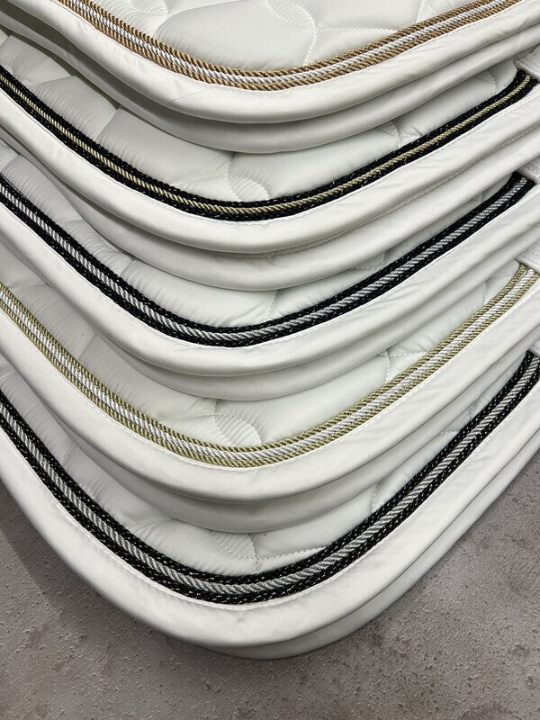 Eskadron Glossy Wave Zadeldek