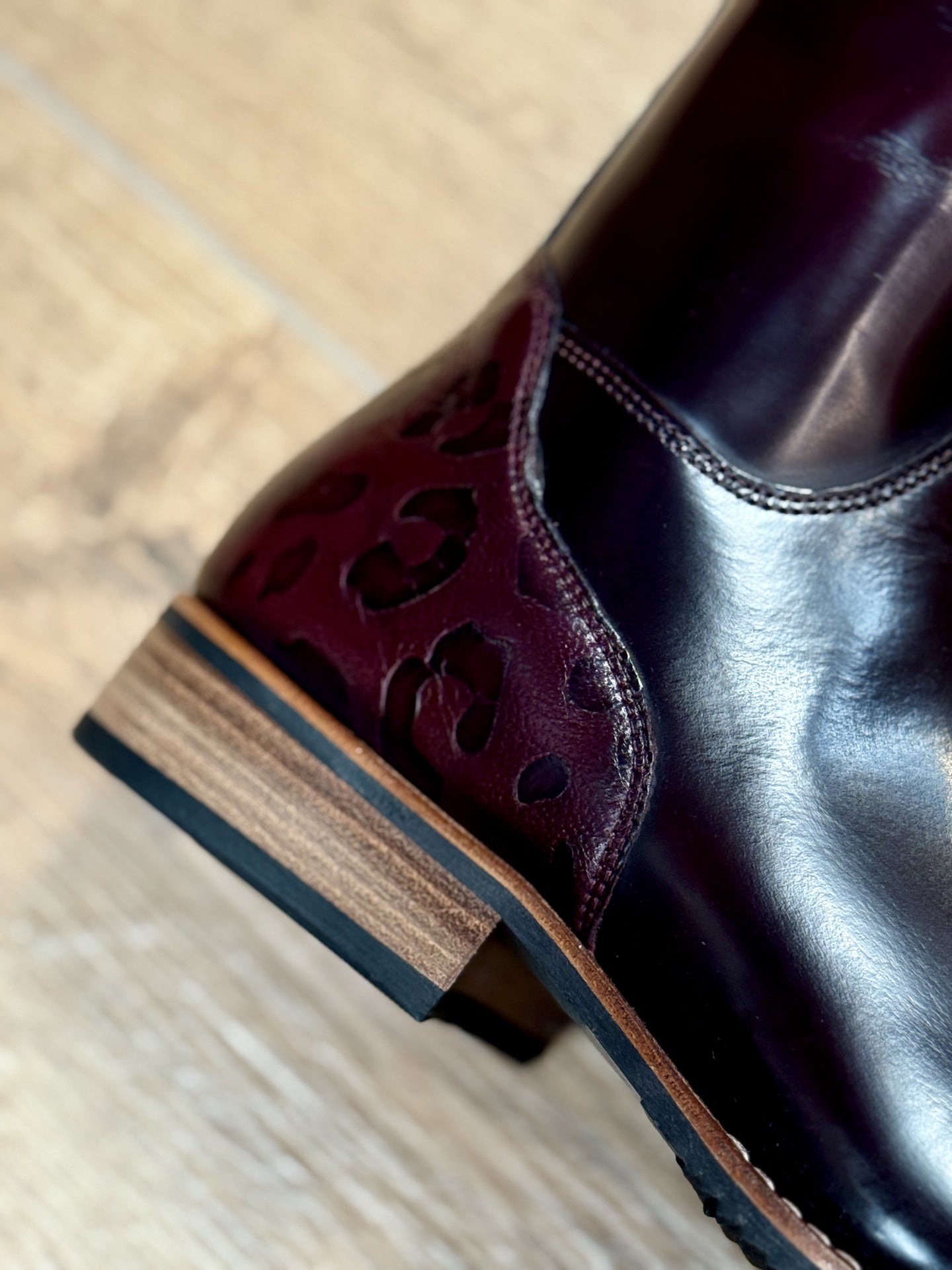 De Niro Bellini Brushed Burgundy G35 Musa & GGL80 Swarovski + Knee Comfort