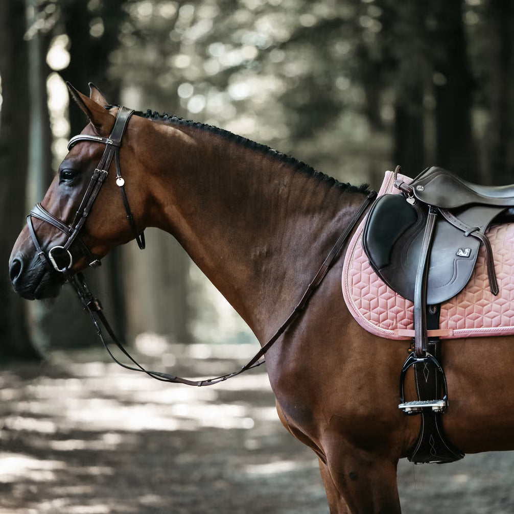 Kentucky Zadeldek Velvet Luxe Fluweel en Anatomisch Zadeldoeken - Maddelin Equestrian Kentucky