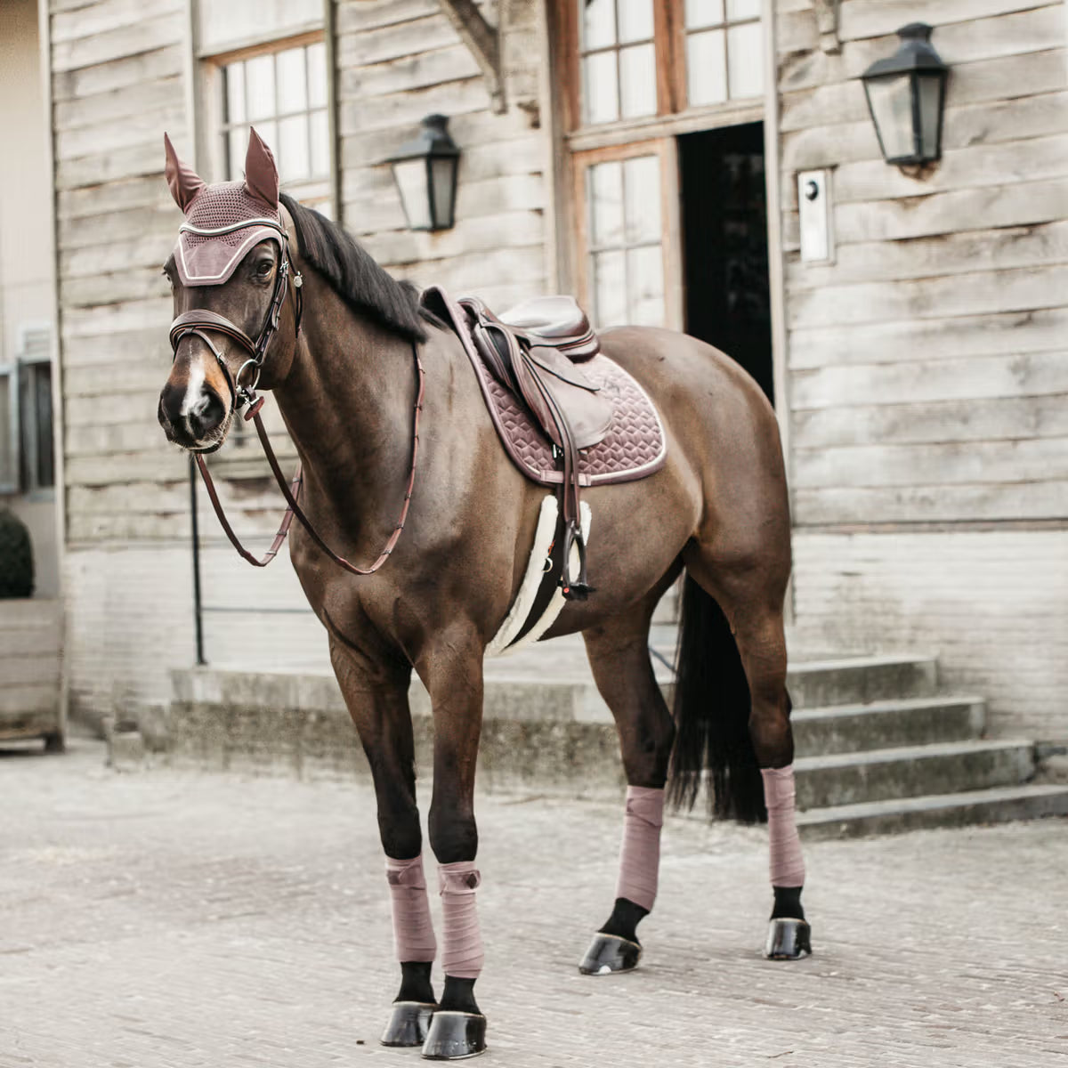 Kentucky Zadeldek Velvet Luxe Fluweel en Anatomisch Zadeldoeken - Maddelin Equestrian Kentucky