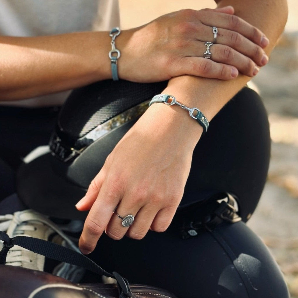 Equestrian Jewelry leren armband Fano met bit in zilver of goud, in verschillende leerkleuren