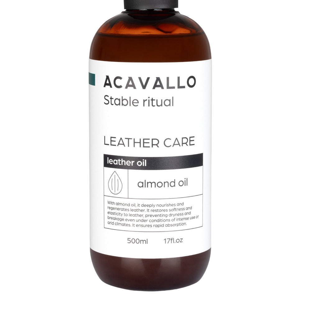 Acavallo Lederolie met Amandelolie