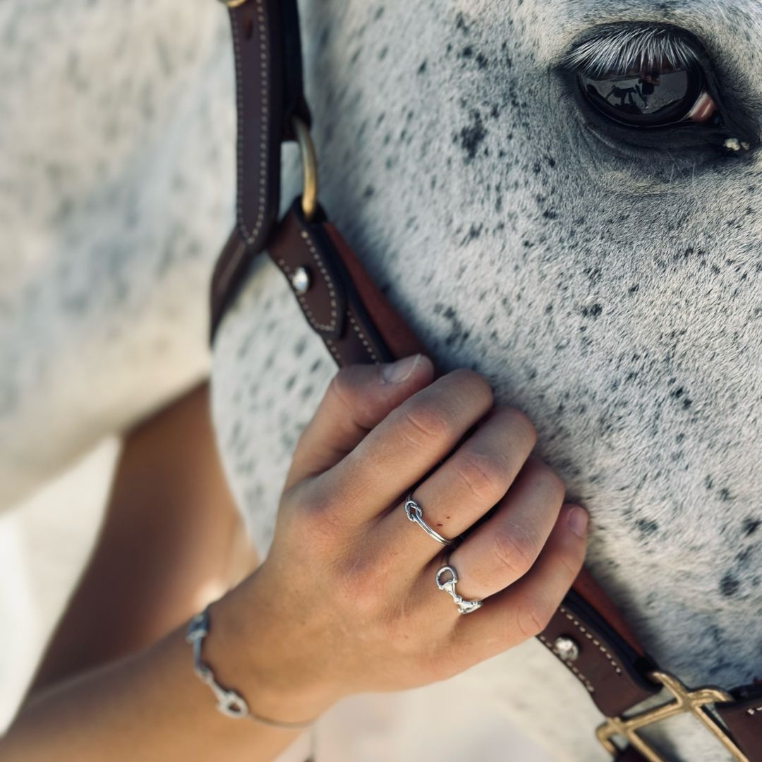 Equestrian Jewelry ring Maya met bitmotief, verstelbaar, in zilver en goud