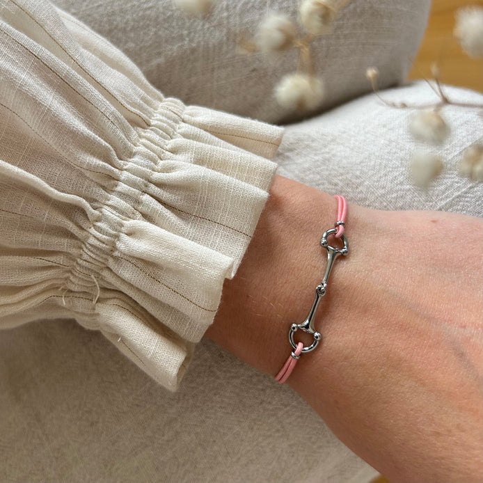 Equestrian Jewelry armband Lana: dun elastisch koordje met een fijne bit in goud of zilver
