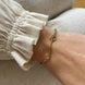 Equestrian Jewelry armband Lana: dun elastisch koordje met een fijne bit in goud of zilver