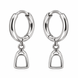 Equestrian Jewelry creolen Dolly met grafische hanger geïnspireerd op een stijgbeugel, in zilver en goud