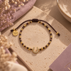 Equestrian Jewelry armband Summer met gekleurde kraaltjes, gouden details en een hoefijzer met strass-steentjes