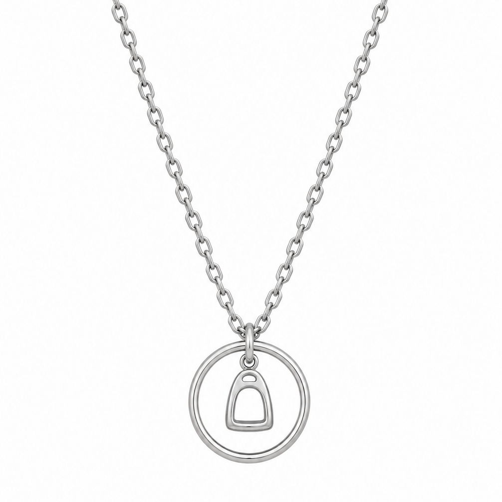 Equestrian Jewelry ketting Samy met stijgbeugelhanger in een fijne cirkel, in zilver en goud