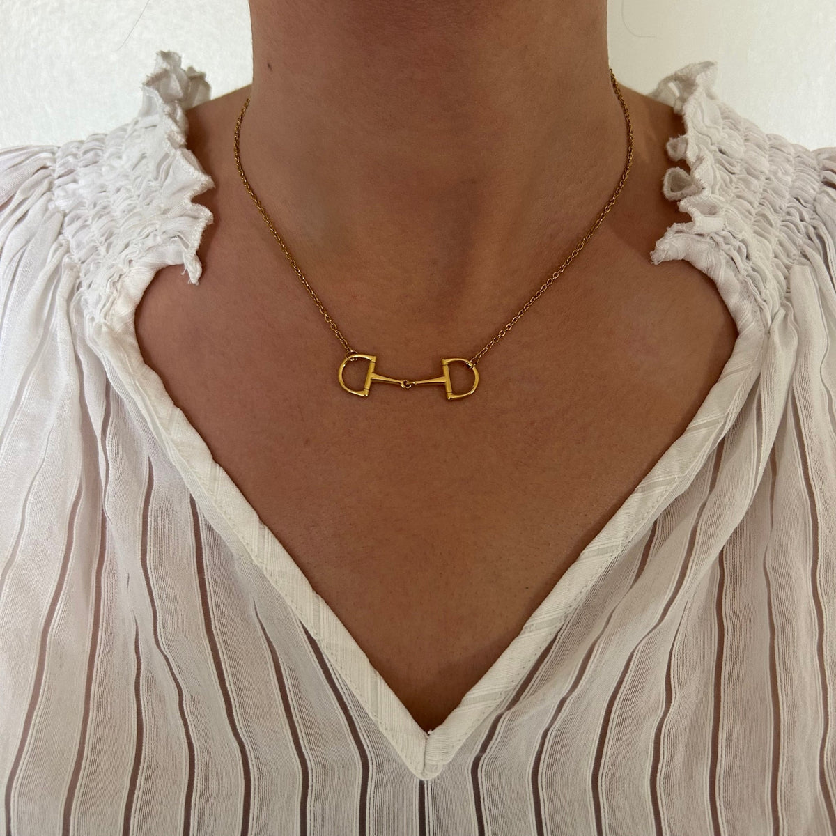 Equestrian Jewelry ketting Oly met hanger geïnspireerd op het Verdun-bit, in zilver en goud