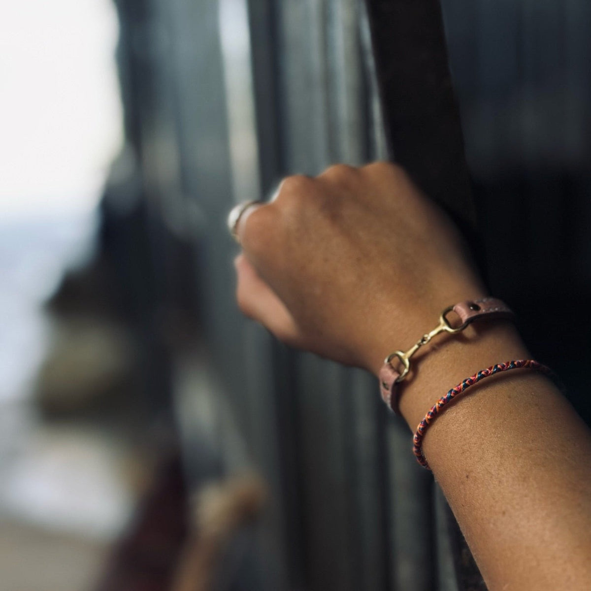 Equestrian Jewelry leren armband Fano met bit in zilver of goud, in verschillende leerkleuren