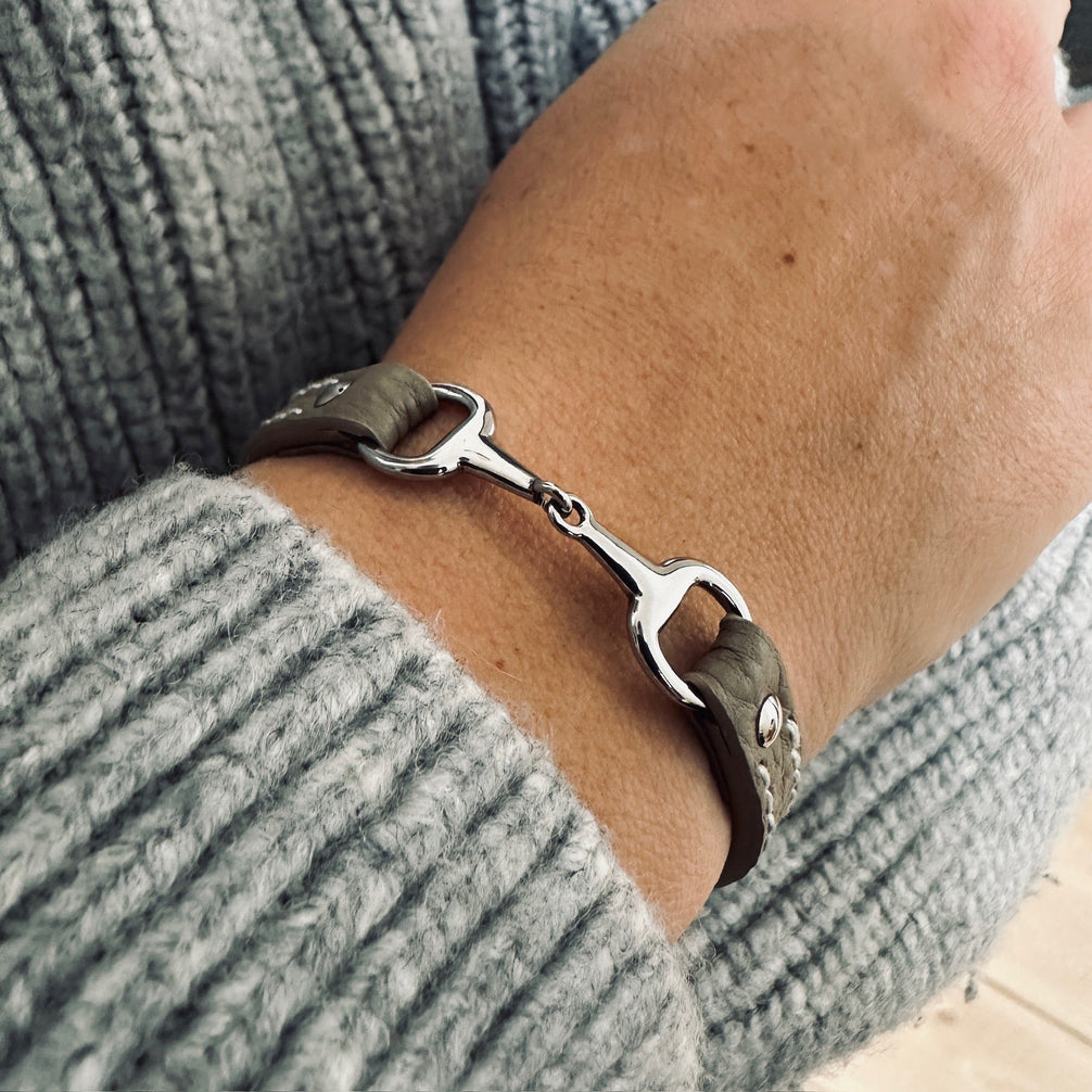 Equestrian Jewelry leren armband Fano met bit in zilver of goud, in verschillende leerkleuren