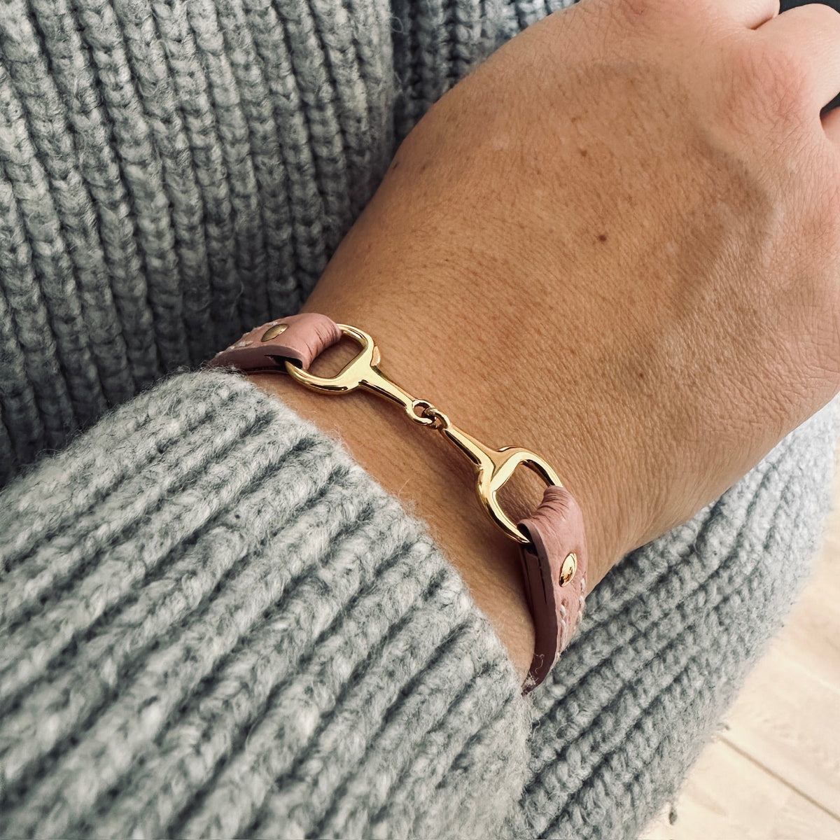 Equestrian Jewelry leren armband Fano met bit in zilver of goud, in verschillende leerkleuren