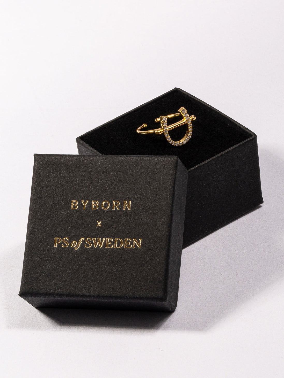 PS of Sweden Pierced Horse Shoe Ring Gold