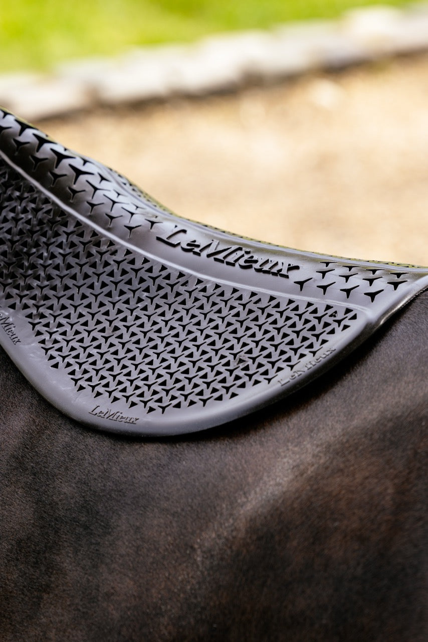 LeMieux Gel-Tek Shaped Half Pad