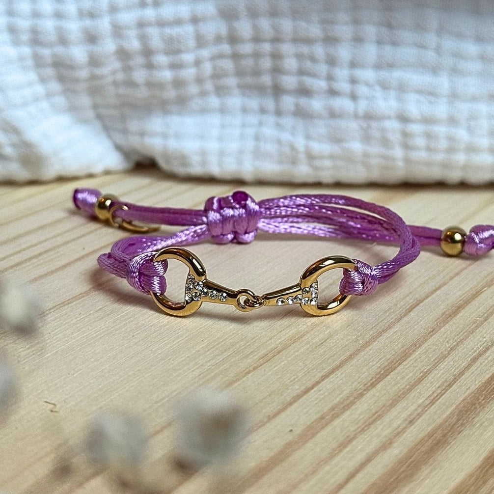 Equestrian Jewelry armband Sam: satijnen koord met een bit bezet met strass-steentjes, in goud of zilver
