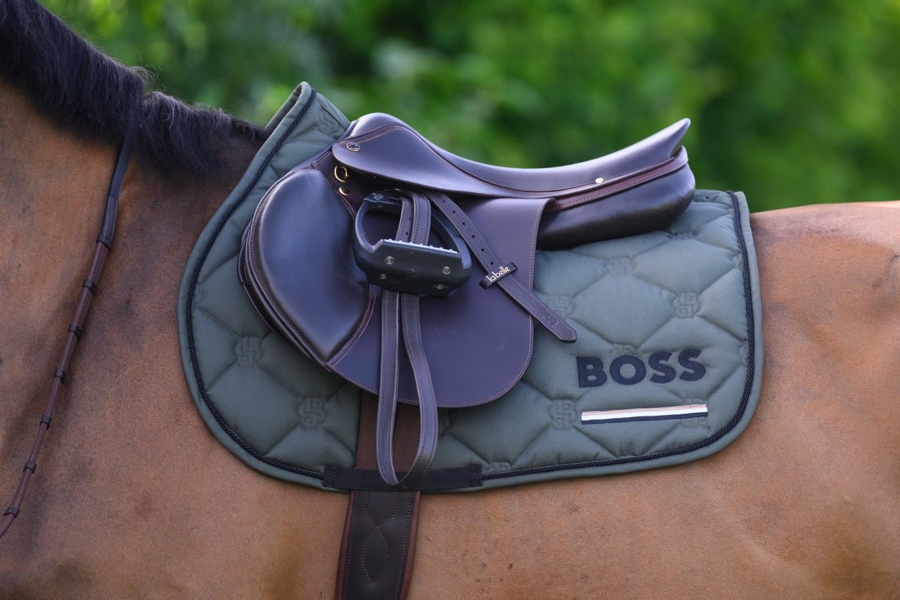 Boss Equestrian Cheltenham Jump Zadeldek Zadeldoeken - Maddelin Equestrian Boss Equestrian