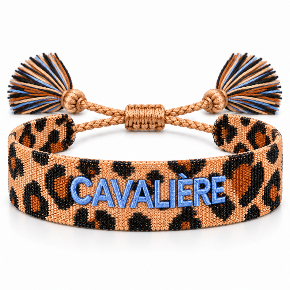 Equestrian Jewelry armband Cavalière Léopard met luipaardmotief, opschrift CAVALIÈRE en pompons