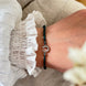 Equestrian Jewelry armband Lola: klein hoefijzer met strass-steentjes op een gekleurd koordje, in goud of zilver