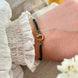 Equestrian Jewelry armband Lola: klein hoefijzer met strass-steentjes op een gekleurd koordje, in goud of zilver