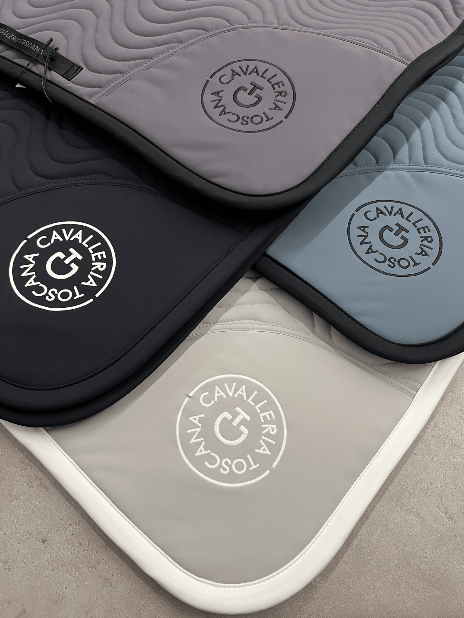 Cavalleria Toscana Double Orbit Wave Quilted Zadeldek Zadeldoeken - Maddelin Equestrian Cavalleria Toscana