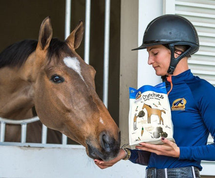 Cavalor Crunchies 1.5 kg Snoepjes en likstenen - Maddelin Equestrian Cavalor