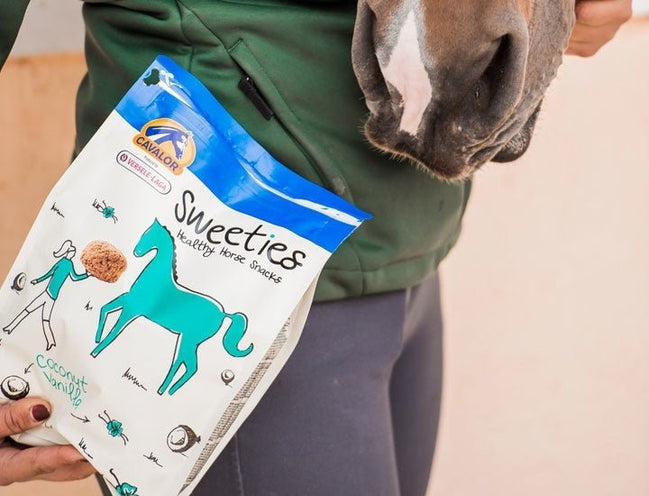 Cavalor Sweeties 750g Snoepjes en likstenen - Maddelin Equestrian Cavalor
