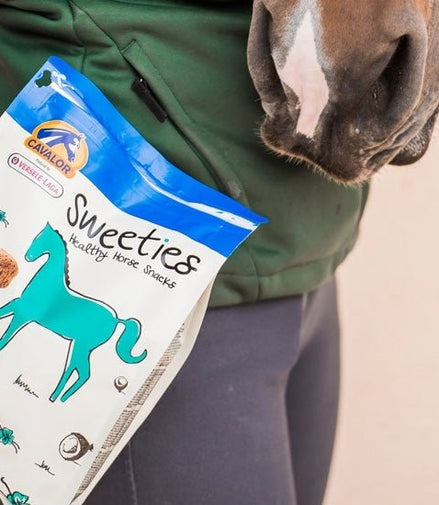 Cavalor Sweeties 750g Snoepjes en likstenen - Maddelin Equestrian Cavalor