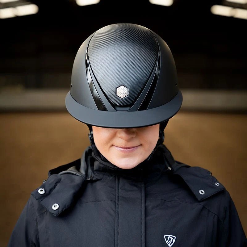 Charles Owen Hyda Matt Carbon Wide Peak Mips Rijhelm Diverse - Maddelin Equestrian