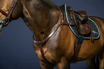 Dy'on Long Bridge Breastplate Borstriemen en martingalen - Maddelin Equestrian Dy on