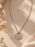 Equestrian Jewelry ketting Nali met grafische opengewerkte hoefijzerhanger, in zilver en goud