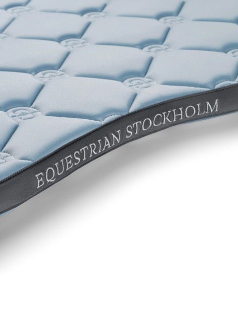 Equestrian Stockholm Zadeldoek Ice Blue Pearls Zadeldoeken - Maddelin Equestrian Equestrian Stockholm