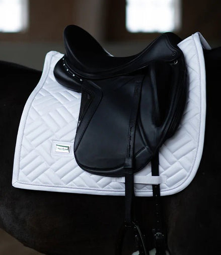 Equestrian Stockholm Zadeldoek Modern White Perfection Zadeldoeken - Maddelin Equestrian Equestrian Stockholm