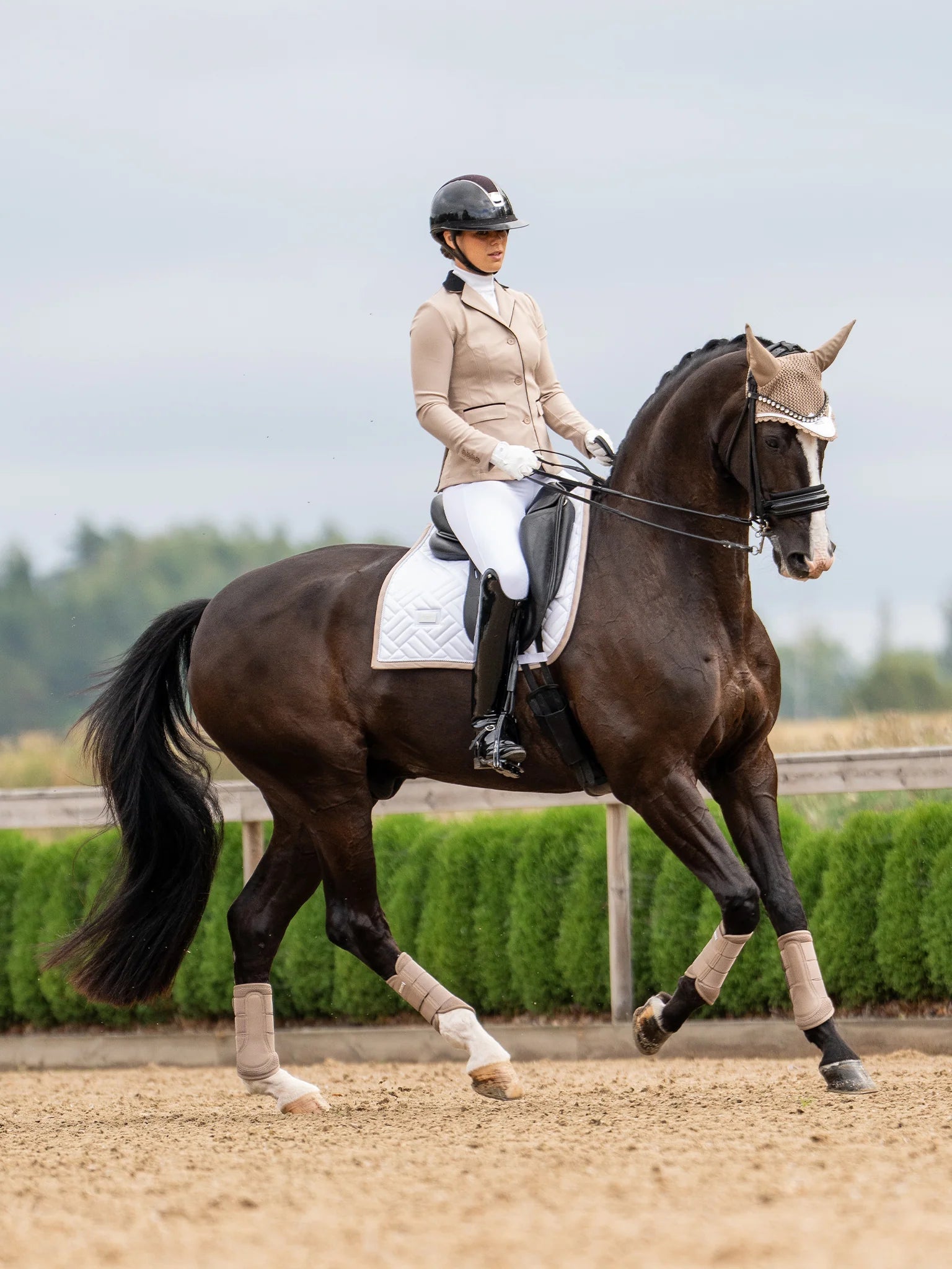 Equestrian Stockholm Zadeldoek Modern White Sand Zadeldoeken - Maddelin Equestrian Equestrian Stockholm