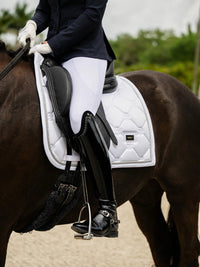 Equestrian Stockholm Zadeldoek Silver White Perfection Zadeldoeken - Maddelin Equestrian Equestrian Stockholm