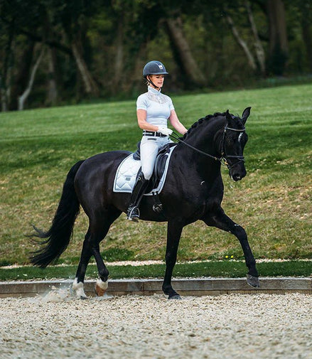 Equestrian Stockholm Zadeldoek Silver White Perfection Zadeldoeken - Maddelin Equestrian Equestrian Stockholm