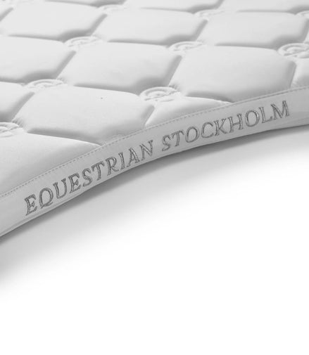 Equestrian Stockholm Zadeldoek White Perfection Zadeldoeken - Maddelin Equestrian Equestrian Stockholm