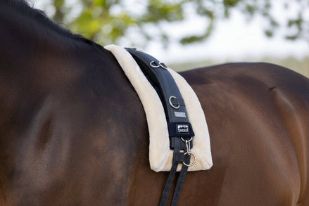 Eskadron Lunging Pad Fauxfur Navy Longeerbenodigdheden - Maddelin Equestrian Eskadron