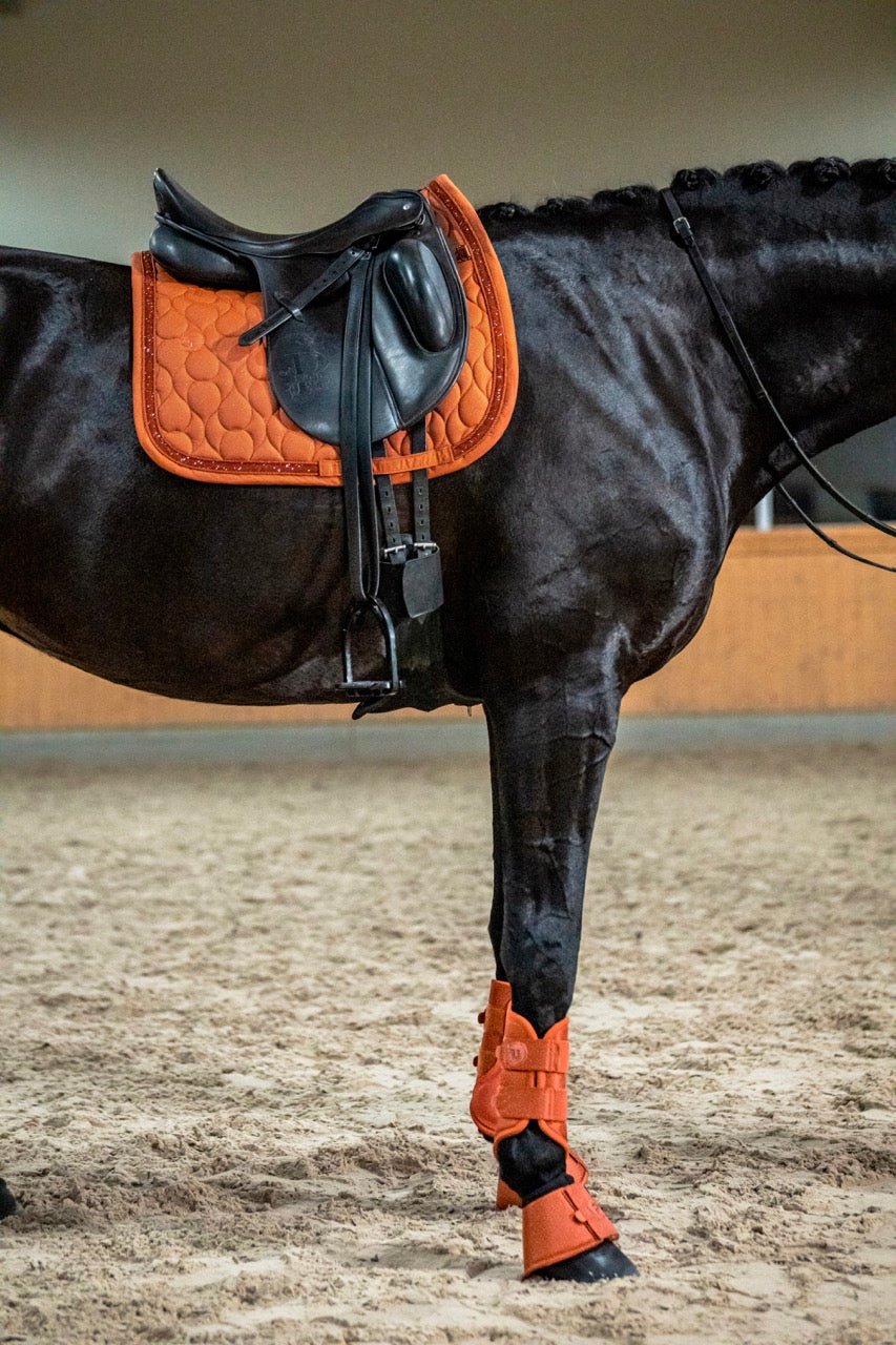Eskadron Zadeldek Pro Soft Glitter Platinum 26/27 Zadeldoeken - Maddelin Equestrian