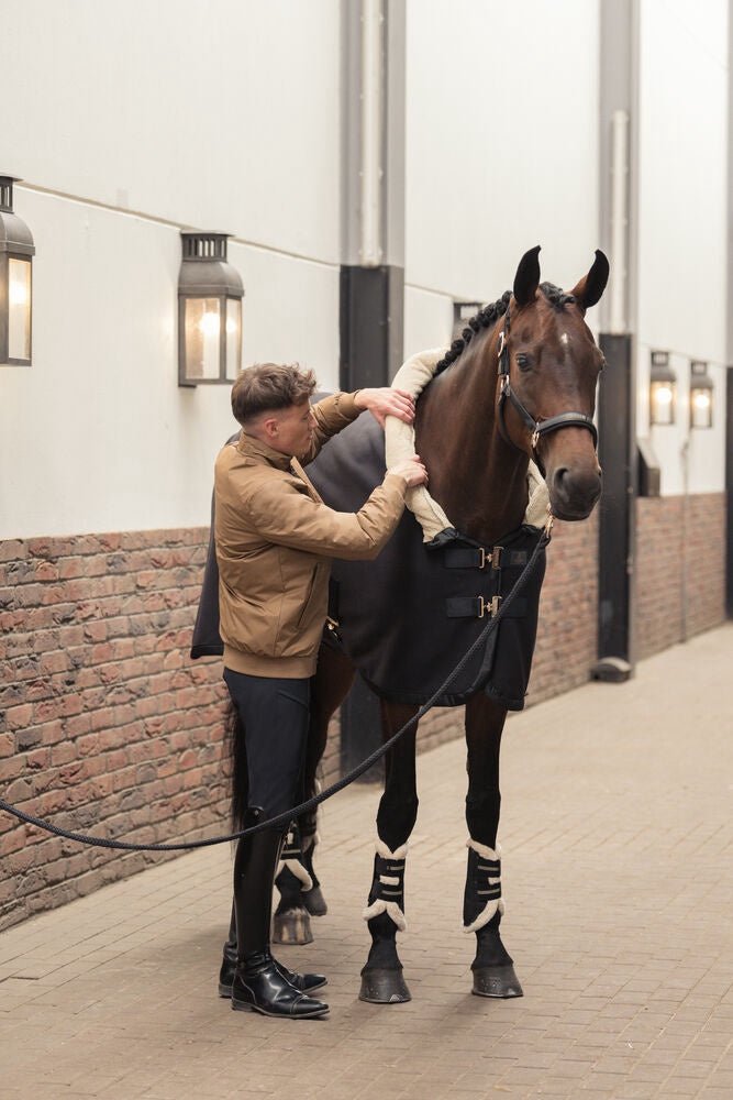 Eskadron Zweetdeken Polarfleece High - Neck Heritage 24/25 Zweetdekens - Maddelin Equestrian Eskadron