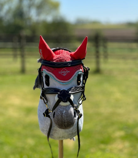 Harlow Hobby Horse Oornetje Speelgoed - Maddelin Equestrian LeMieux