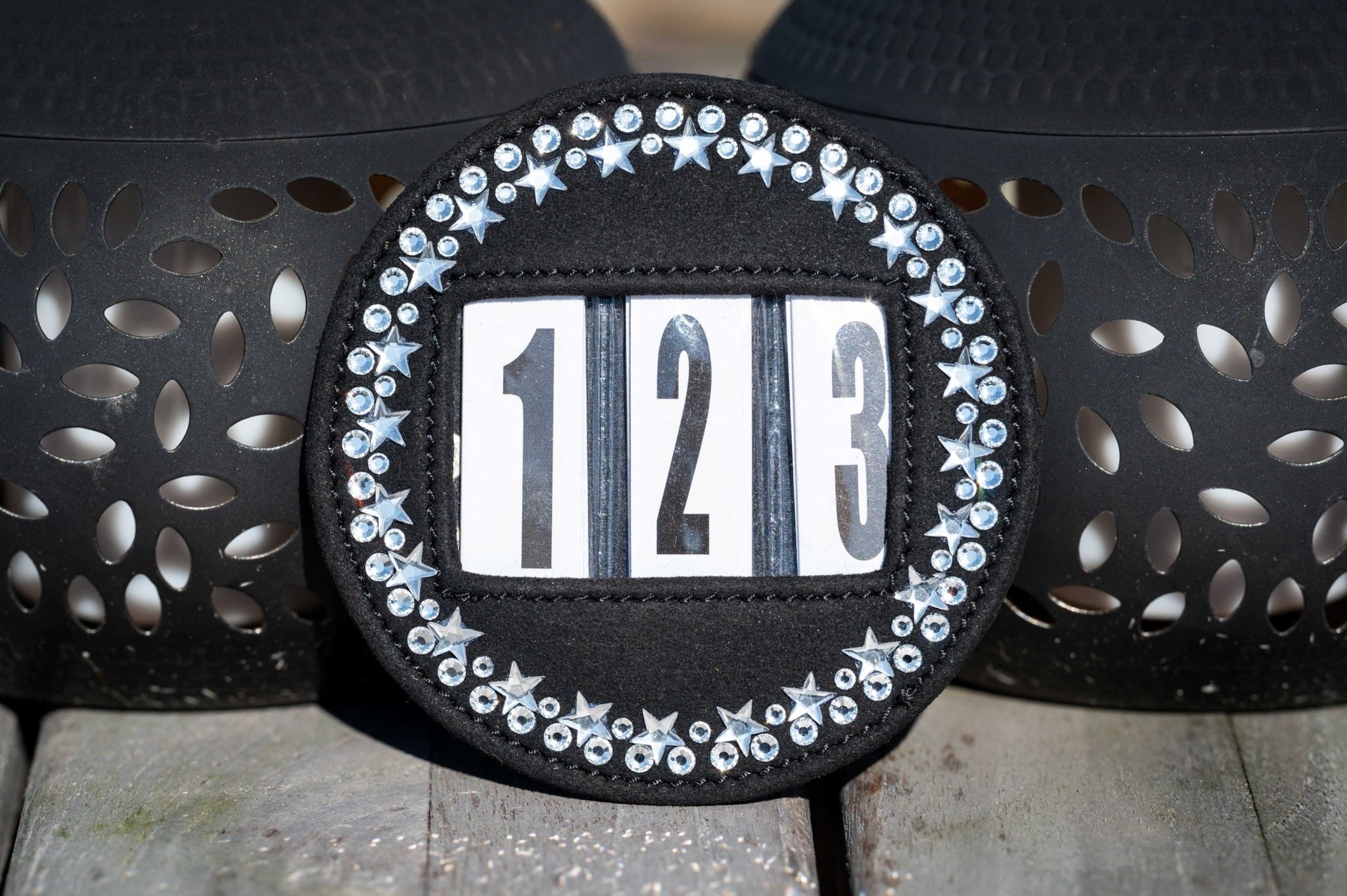 HB Showtime nummers Too Hot Wedstrijdnummers - Maddelin Equestrian HB