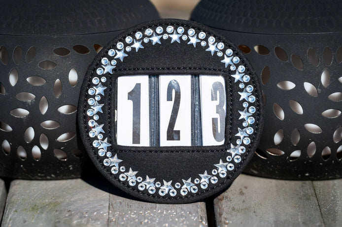 HB Showtime nummers Too Hot Wedstrijdnummers - Maddelin Equestrian HB
