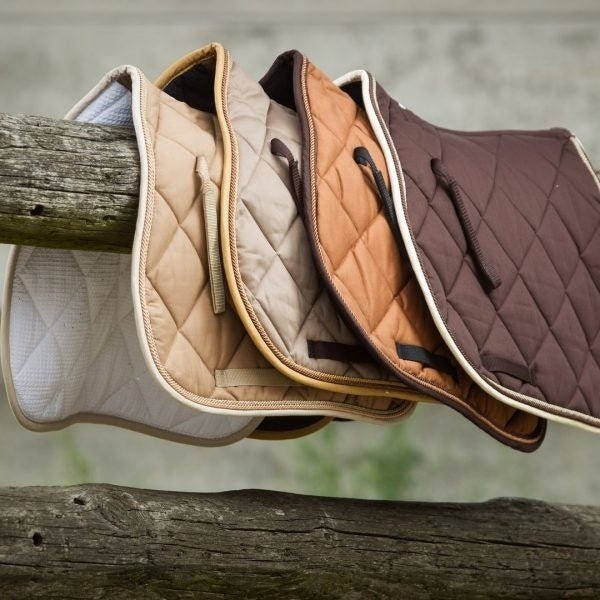 HFI DRESSUUR Zadeldek Zadeldoeken - Maddelin Equestrian HFI