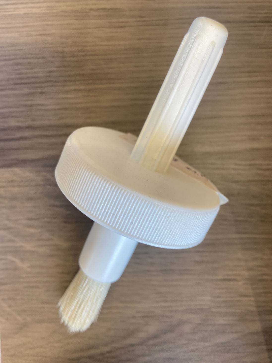 HFI Oliekwast Borstels & toebehoren - Maddelin Equestrian HFI