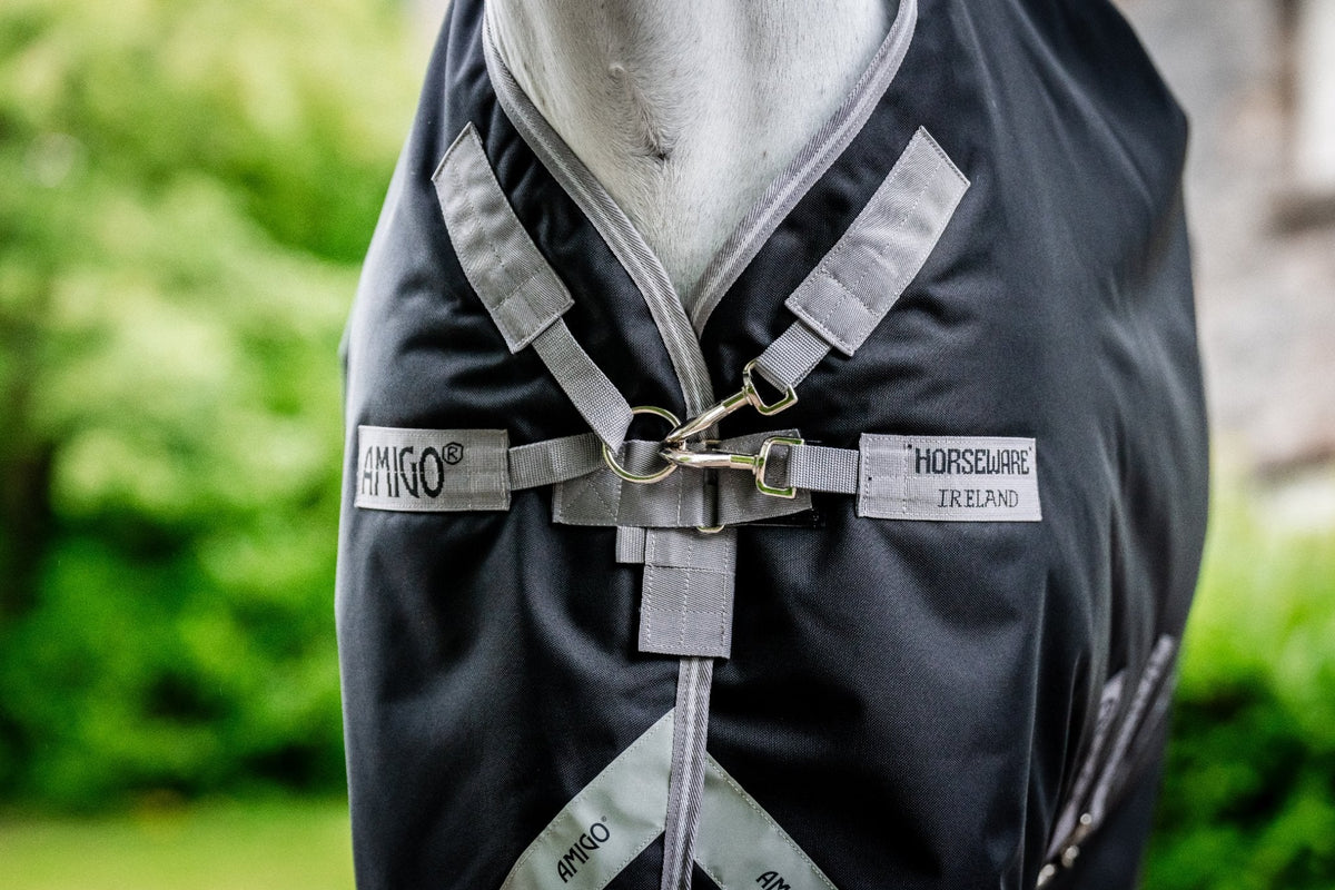 Detail van de borstafwerking van de Amigo 1200D Plus Turnout deken