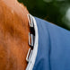 Halsafwerking van de Amigo 1200D Plus Turnout deken in Navy