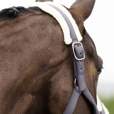 Imperial Riding Halster IRHJewel Halster met wol of faux fur - Maddelin Equestrian Imperial Riding